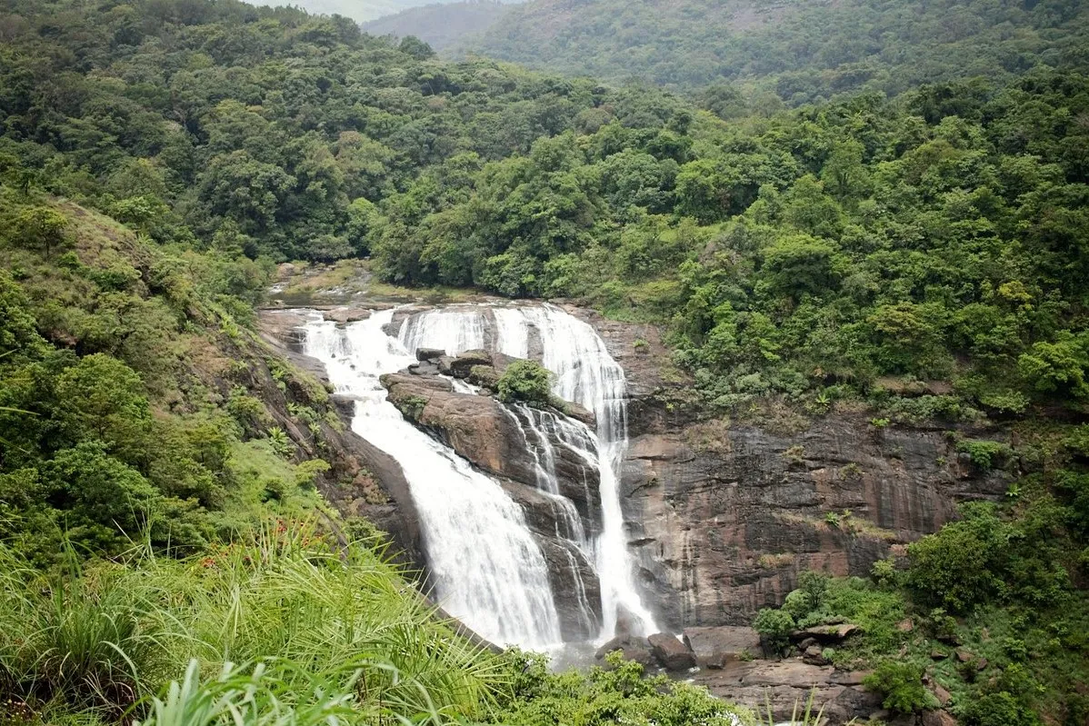 Places To Visit In Coorg
Mallalli Falls
Mallalli Falls, Coorg Overview
Mallalli Falls is a stunni...