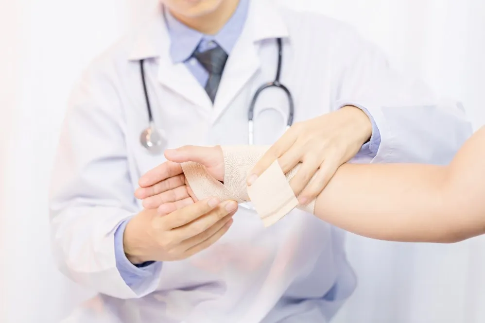 Comprehensive Tendon Injury Treatment in Worli for Stronger Hand and Wrist Function