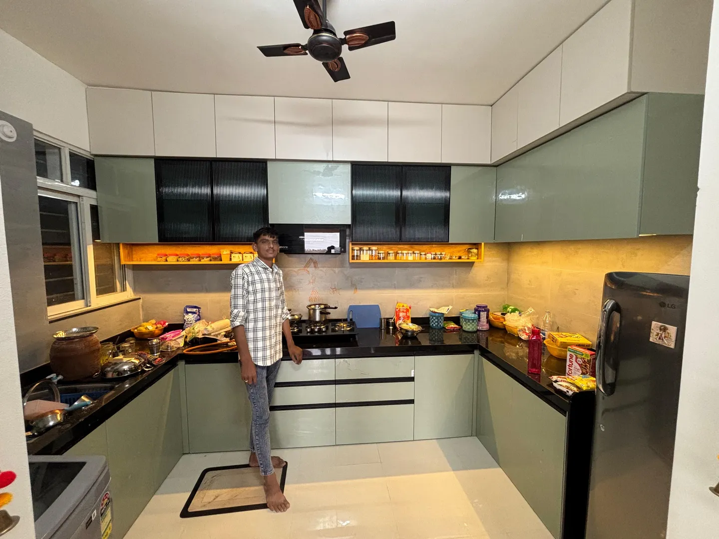 Modular Kitchen Kisse Banwaiye? Choose Jagdamba Kitchen Studio – Your Trusted Interior Partner!