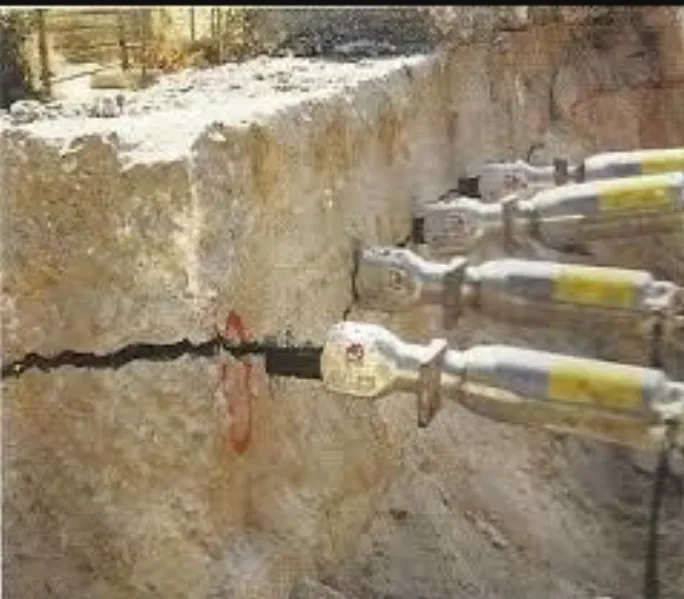 Hydraulic Rock Splitting in Nagpur – Breaking Rock Without the Risks of Blasting