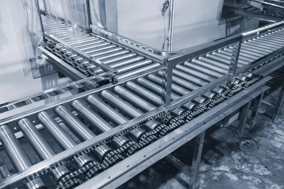 Flexible Roller Conveyor in Ghaziabad Adapting to Dynamic Material Handling Needs
