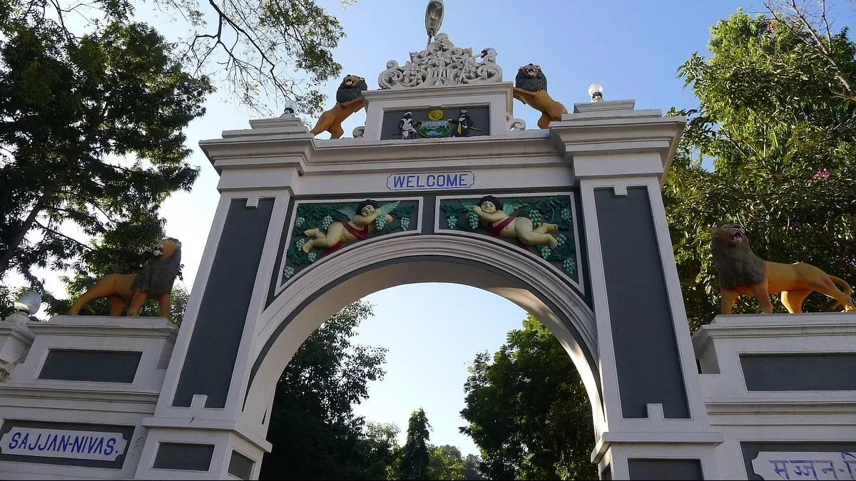 Places To Visit In Udaipur
Gulab Bagh and Zoo
Gulabh Bagh and Zoo, Udaipur Overview
Gulab Bagh Zo...