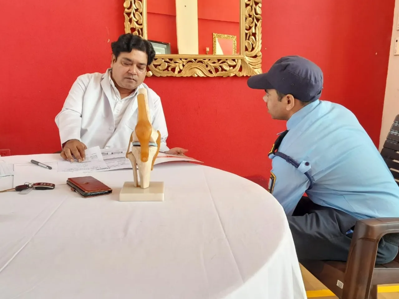 Knee Pain Physiotherapy in Sohna Road Gurgaon