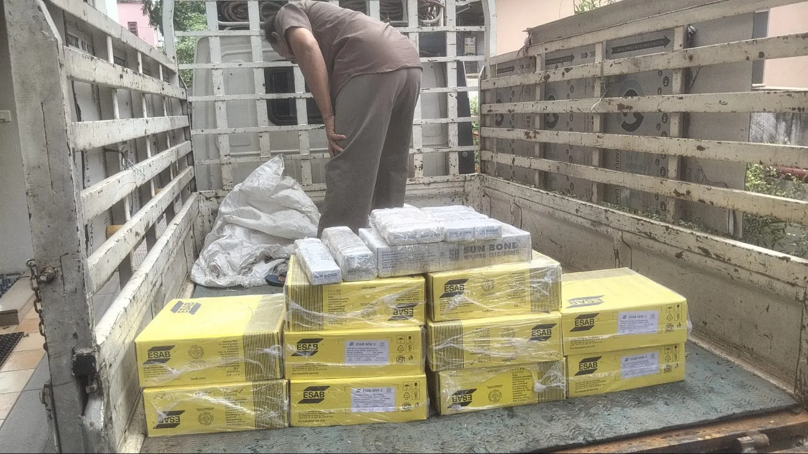 Bulk ESAB MIG Wire & Sunbond Electrodes Supply to Madukkarai | Weldmart