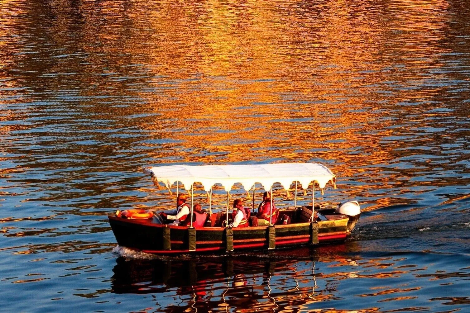 Things to do in Udaipur
Lake Pichola
Lake Pichola, Udaipur Overview
The Lake Pichola is an artifi...