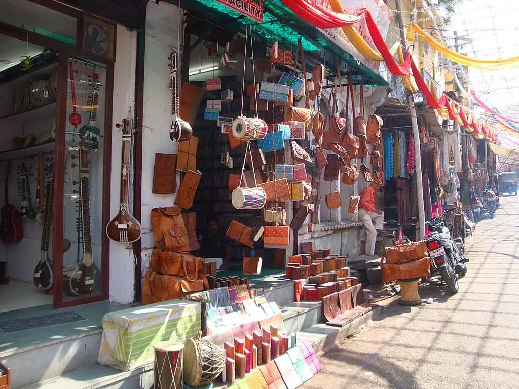 Things to do in Udaipur
Hathi Pol & Bada Bazar
Hathi Pol Bazar, Udaipur Overview
Hathi Pol Bazar ...