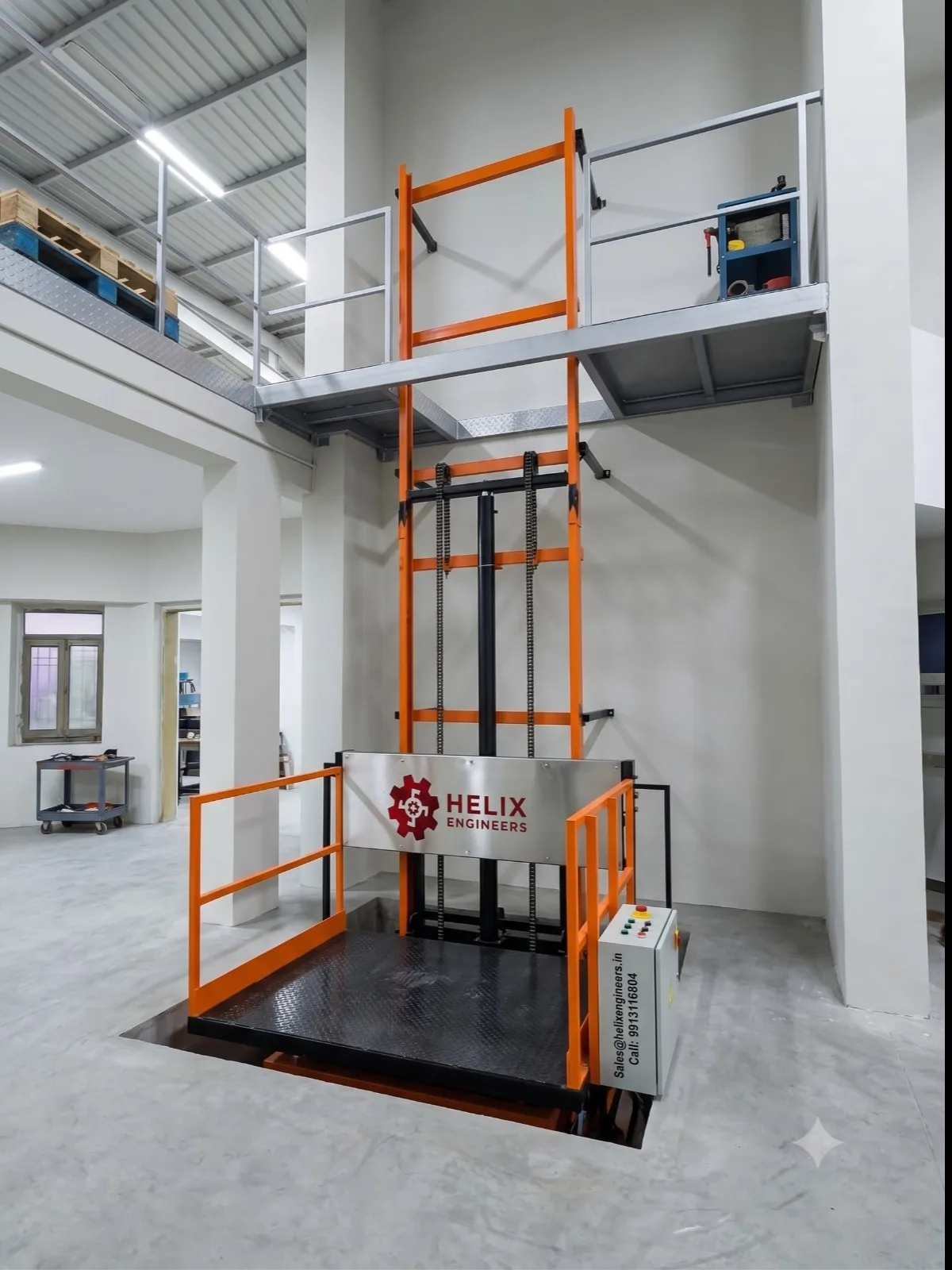 Heavy duty goods lift for factory