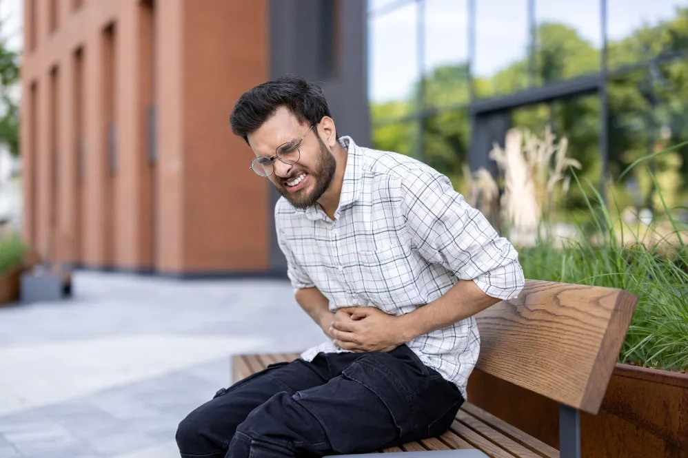 Chronic Abdominal Pain: Possible Causes, Warning Signs, and When to Seek Medical Care