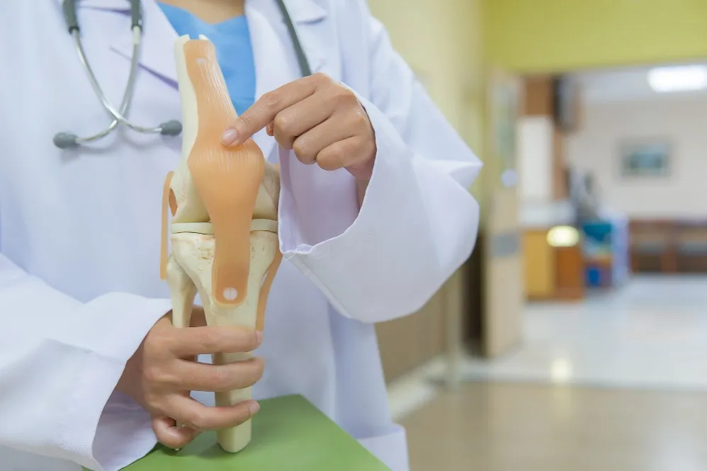 When Should You Consult a Top Orthopedic Surgeon in Nagpur Instead of Ignoring the Pain?