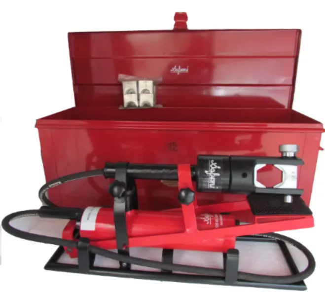 Foot operated hydraulic crimping tool