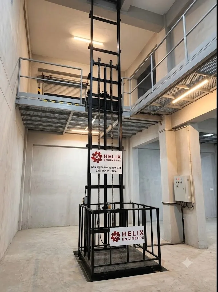 Hydraulic Goods Lift