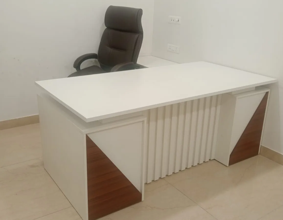 Best Office furniture in Kirti Nagar