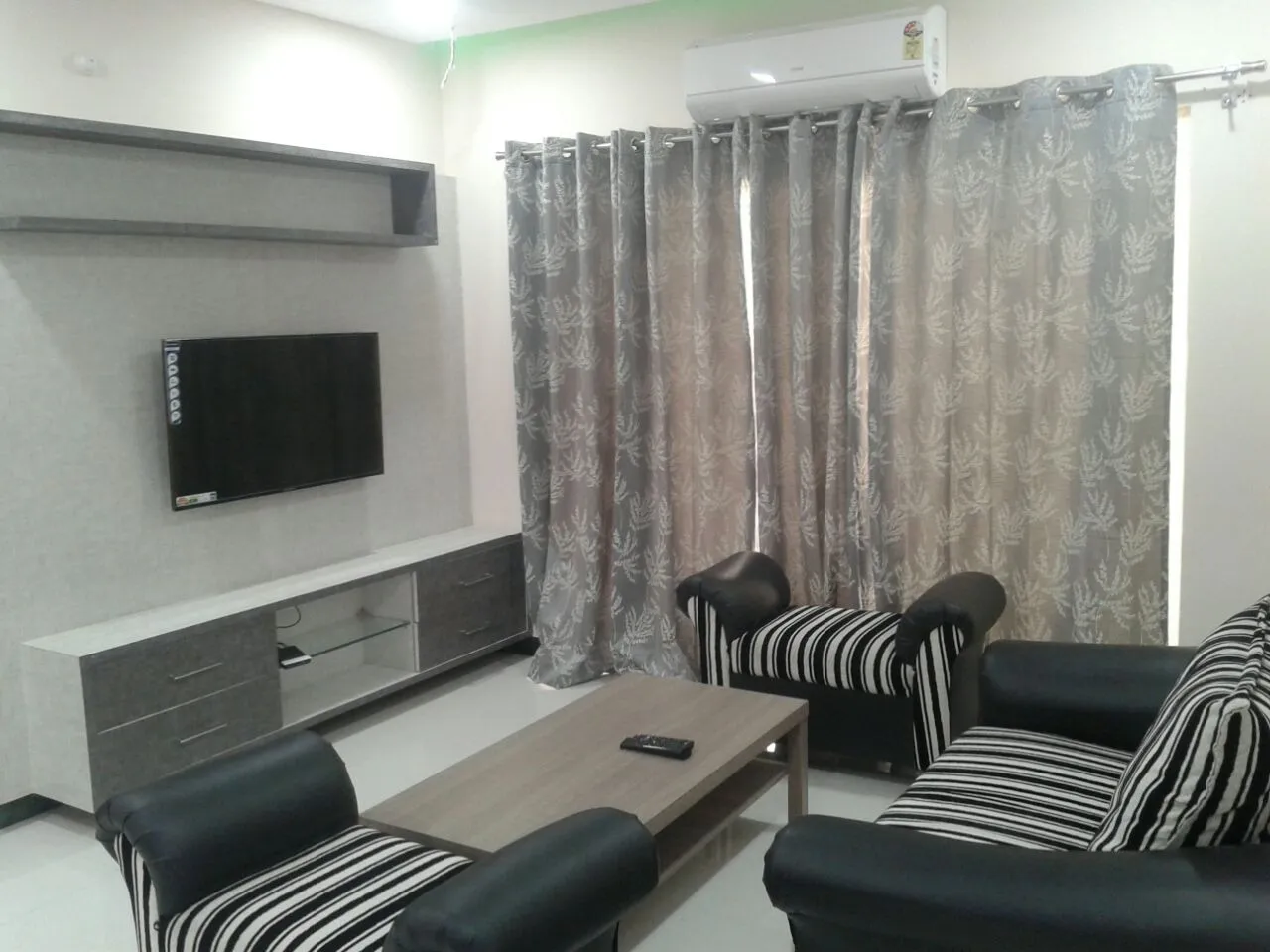 In our Service Apartment we provide you with everything you require in this new city.