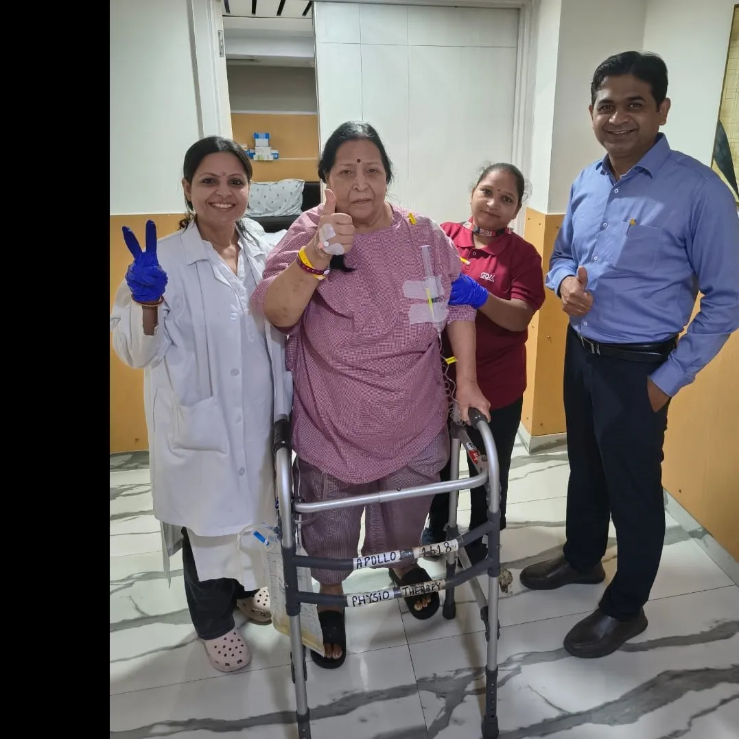 SUCCESSFUL BILATERAL COMPLEX TOTAL KNEE REPLACEMENT DONE FOR 72 YEARS OLD FEMALE