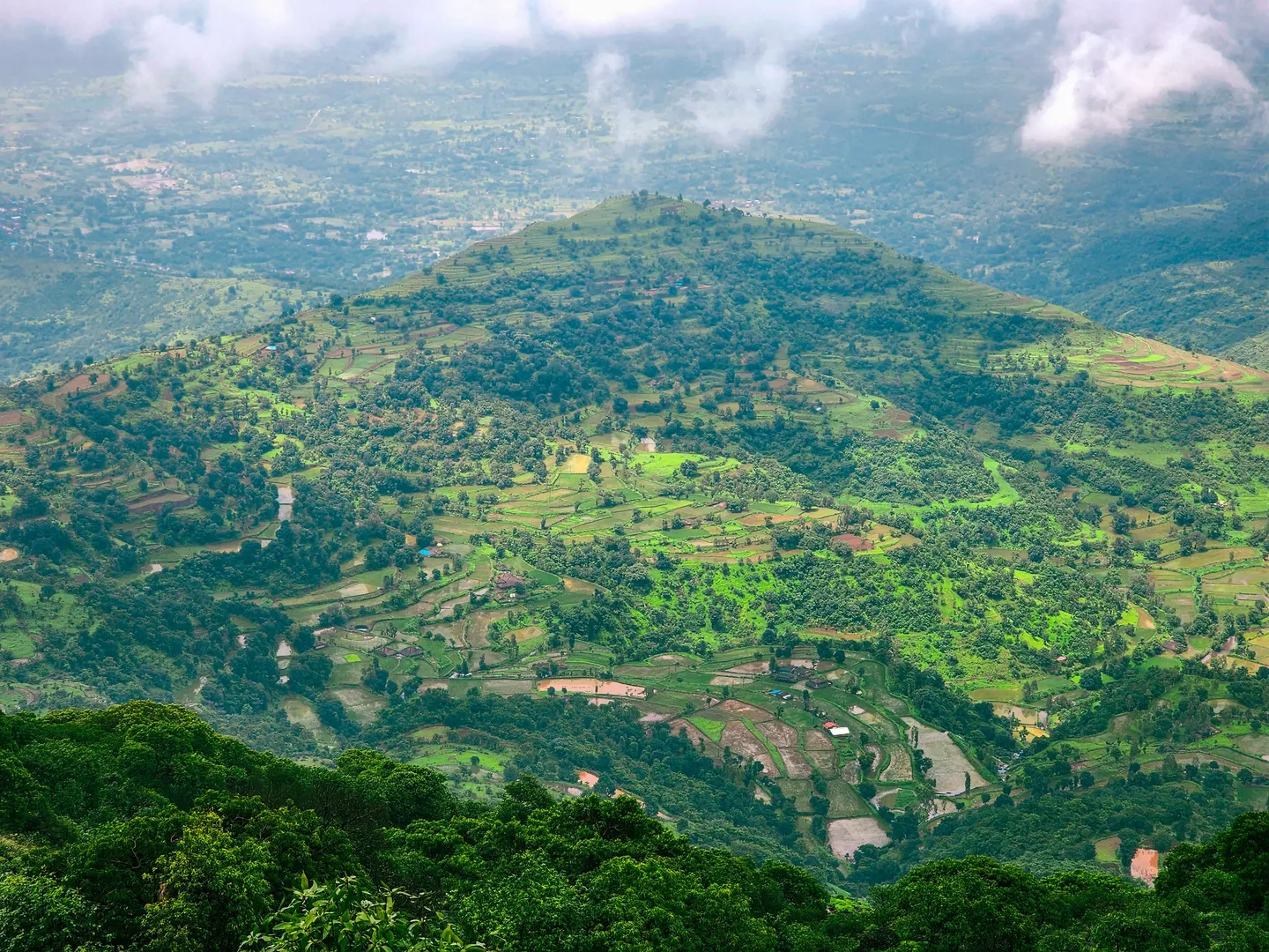 Places to Visit in Gujarat
Saputara
Saputara Tourism
Snuggled in the Sahyadris or the Western Gh...