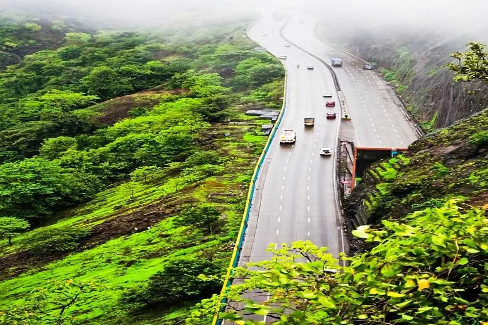 Places To Visit In Lonavala
Amrutanjan Point
Amrutanjan Point, Lonavala Overview
Located at the s...