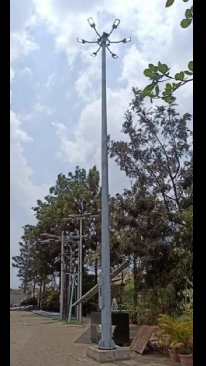 12-Meter High Mast Pole (6-Luminaire Configuration) in nagpur