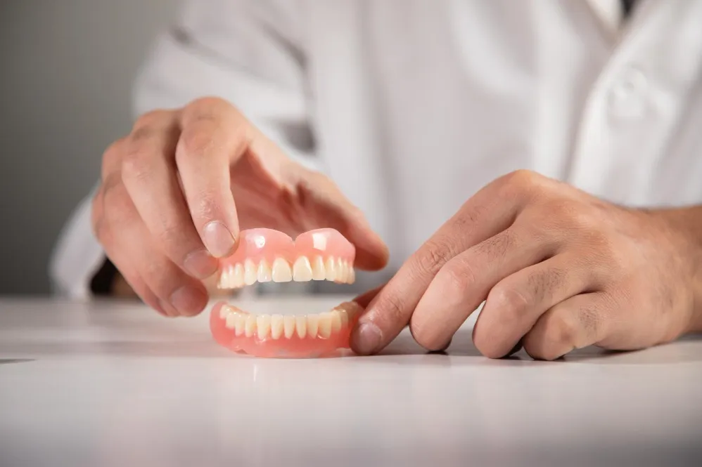 Restoring Everyday Comfort Through Complete Dentures That Fit Well