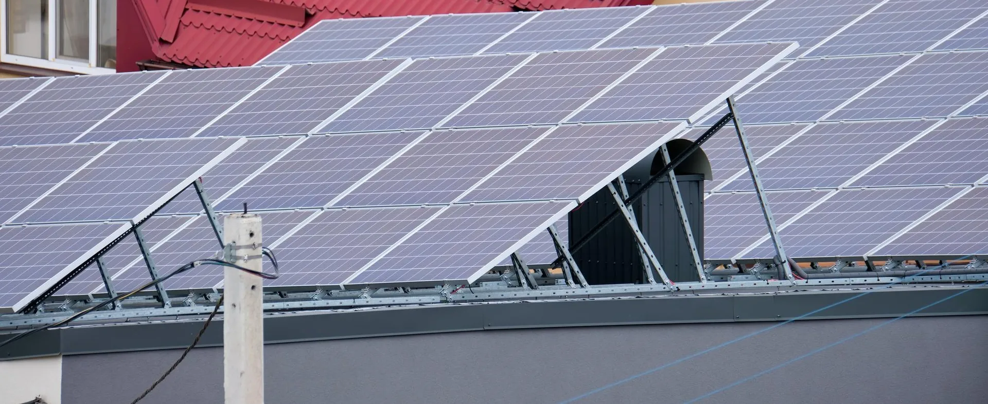 Better Workplace Efficiency Begins with Solar Panels for Office Buildings