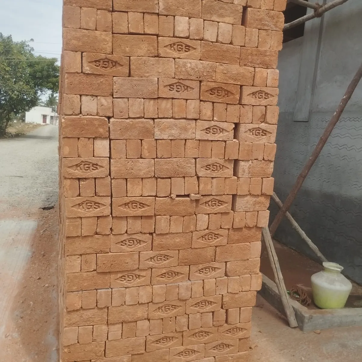 Premium Wirecut bricks for modern construction projects