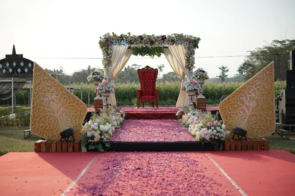 Outdoor Weddings: What to Plan Before Choosing Your Venue