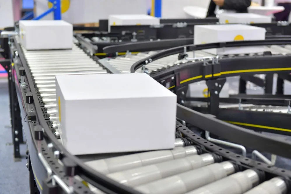 Powered Roller Conveyor or Belt Conveyor? Choosing the Right Material Handling Solution in Greater