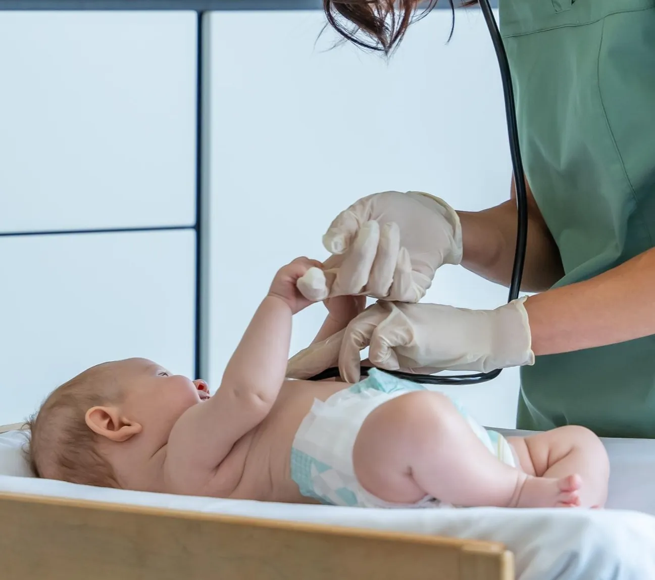 When to Consult a Newborn Specialist After Bringing Your Baby Home