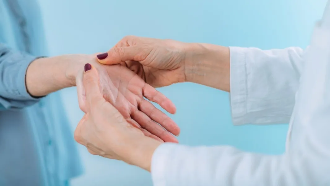 When Carpal Tunnel Syndrome Treatment Becomes Necessary for Persistent Hand Numbness