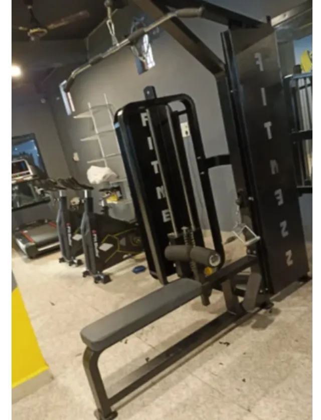 Lat Pulldown and Row Machine Features That Every Commercial Gym Should Consider