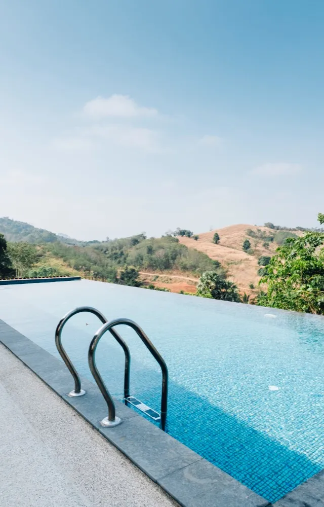 Is an Infinity Pool Right for You? A Guide to Infinity Edge Pool Contractors