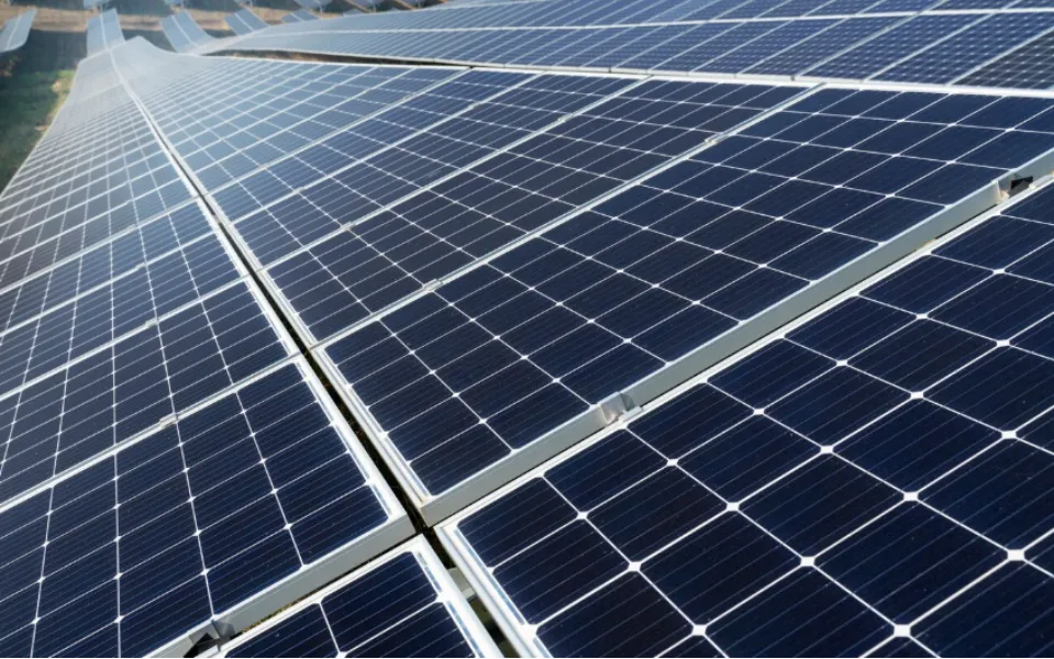 Hybrid Solar System or On Grid Solar Which Option Fits Your Property