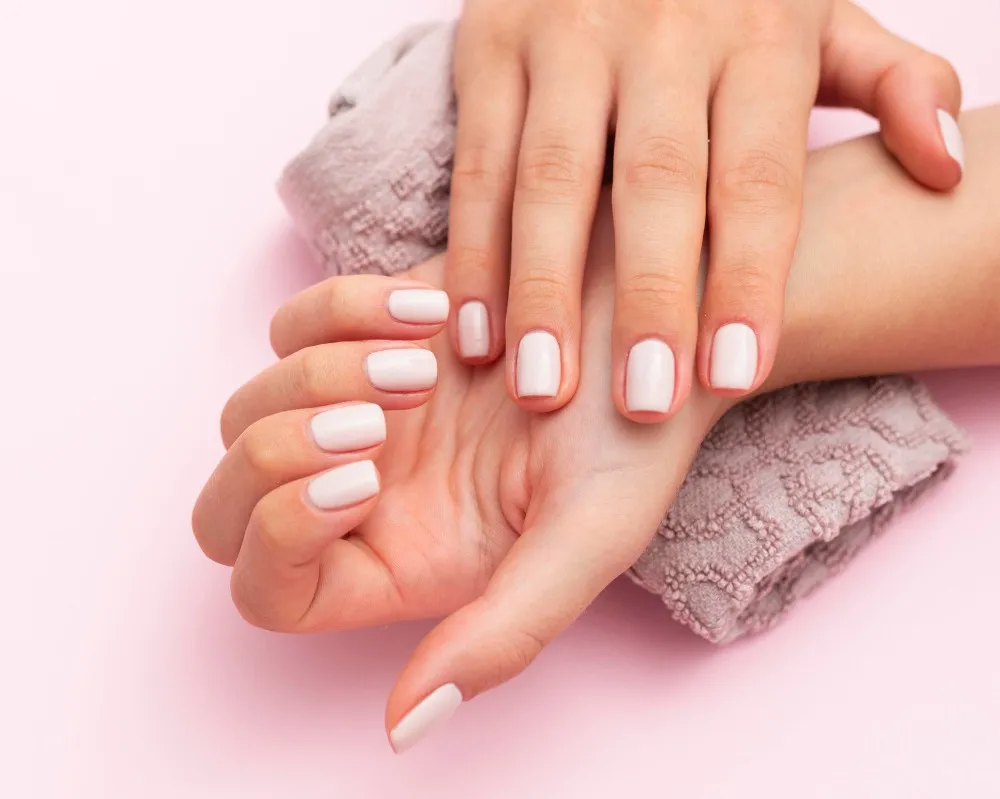What to Expect From a Professional Manicure in Vile Parle
