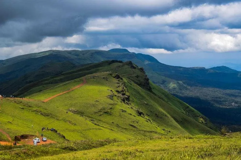 Tourist Places in Karnataka
Kemmanagundi
Kemmanagundi Tourism
A hill station of widespread views...