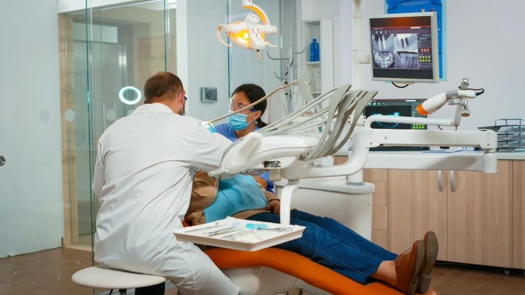 Dental Clinic Near Me in Vasna-Bhayli for Common Tooth and Gum Problems