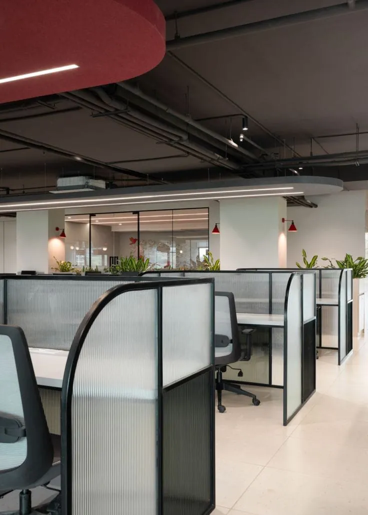 Office Workstations with Ribbed Glass Privacy Partitions