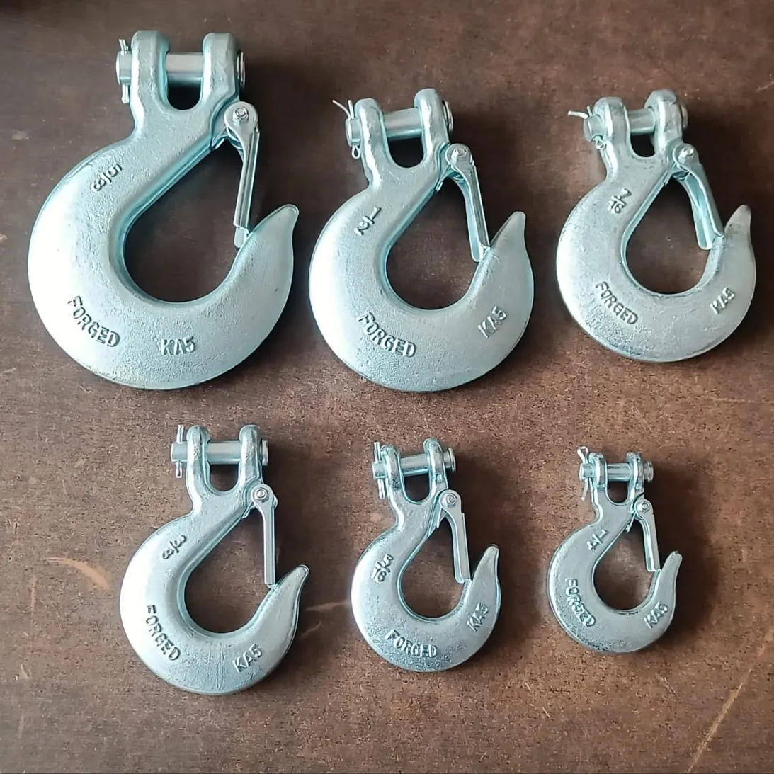Heavy-duty zinc plated clevis slip hook