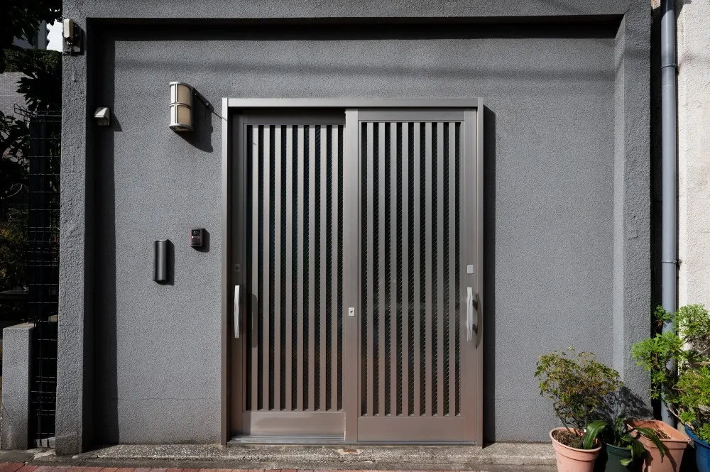 When a Motorized Telescopic Gate Solves Limited Entrance Space in Nagpur