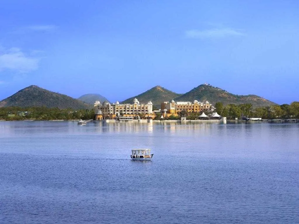 Places To Visit In Udaipur
Fateh Sagar Lake
Fateh Sagar Lake, Udaipur Overview
Fateh Sagar Lake i...