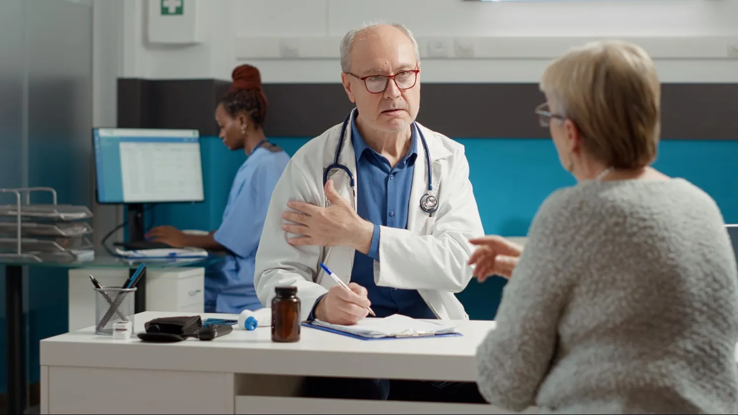 Best Chest Physician in Grant Road for Persistent Cough and Breathlessness