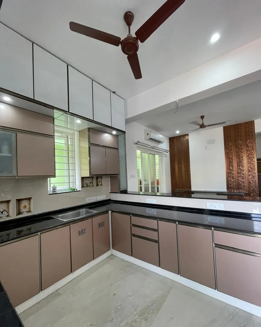Contemporary U Shaped Modular Kitchen with Taupe Glossy Cabinets