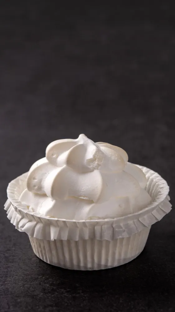Whipping Cream for Bakeries How to Choose the Right Type for Cakes and Desserts