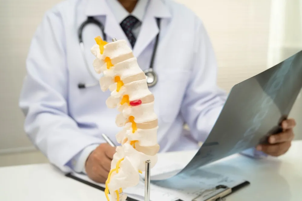 Choosing Between Conservative Care and Spine Surgery Specialist Jaipur Consultation