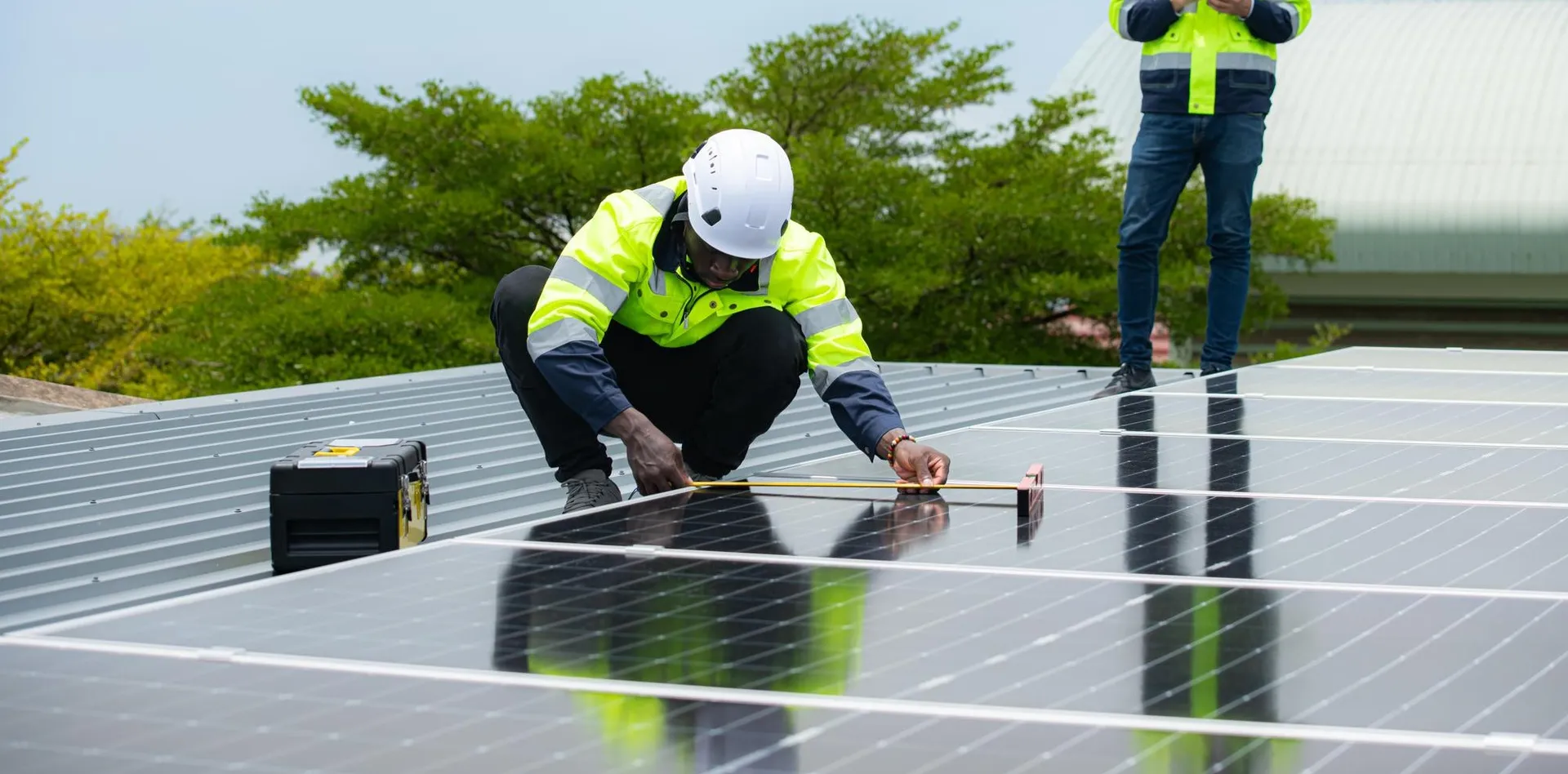 How Solar Panel Installation Can Reduce Dependence on Grid Electricity