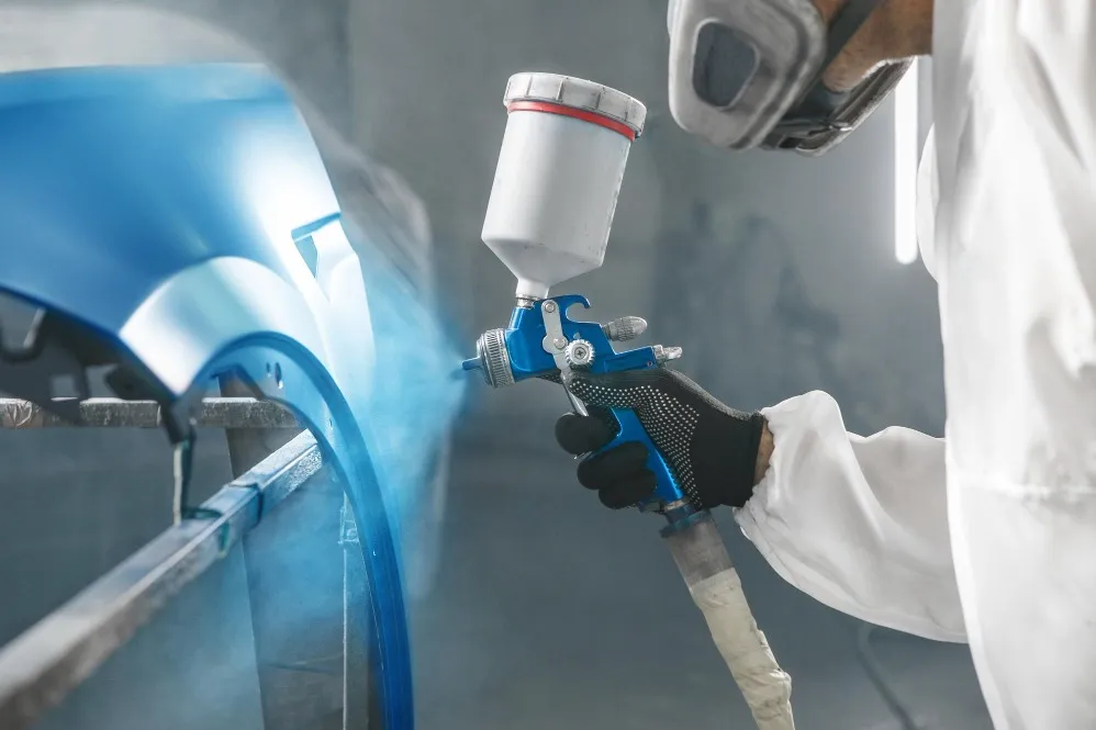 How to Choose Automotive Spray Paints for Professional Refinishing