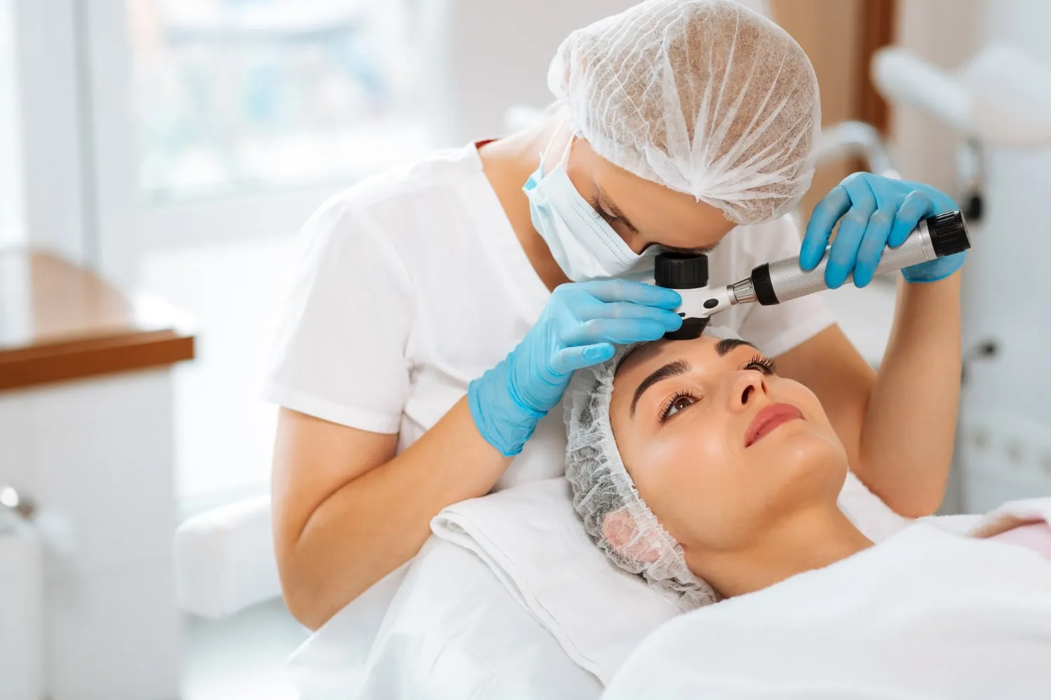 What to Check Before Choosing a Skin Clinic for Dermatology Care