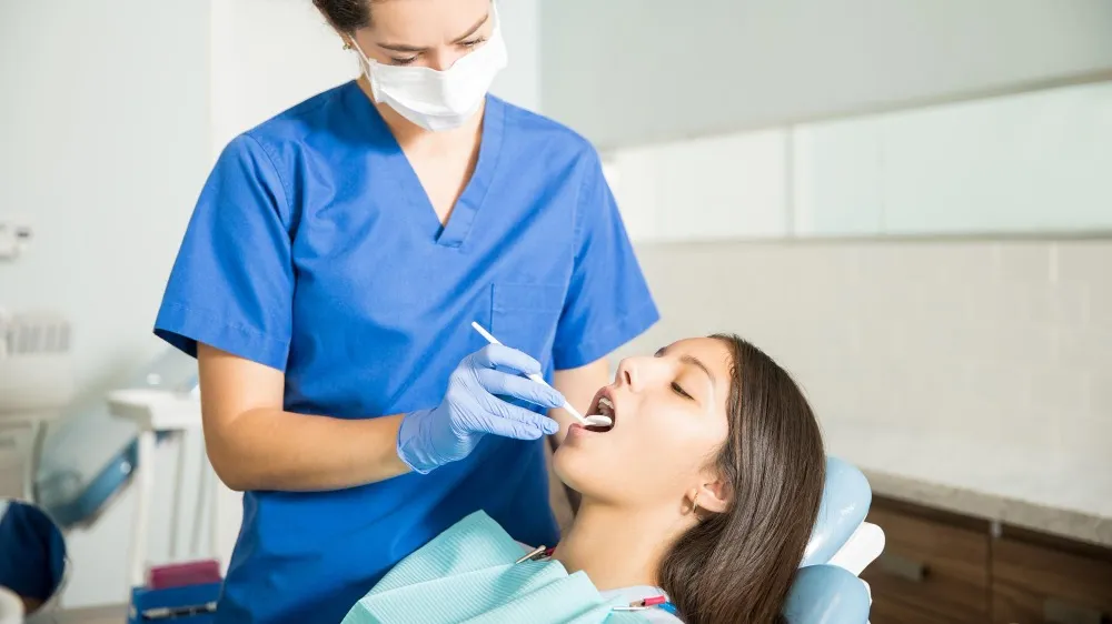 Best Dental Clinic on Umred Road When Should You Visit a Dentist?