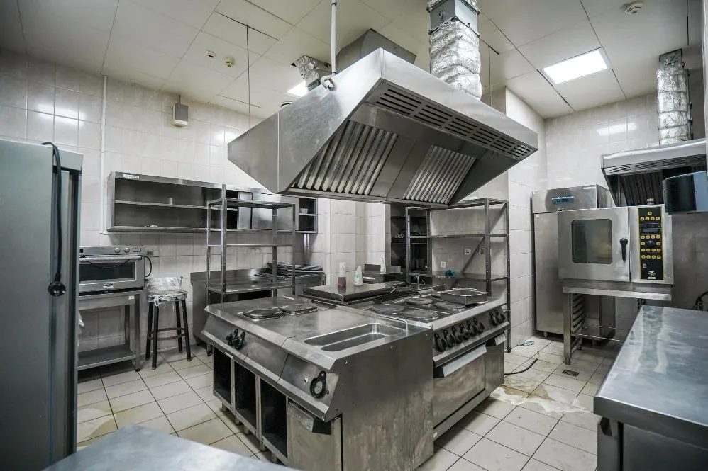 SS Hood Design Mistakes That Reduce Commercial Kitchen Extraction