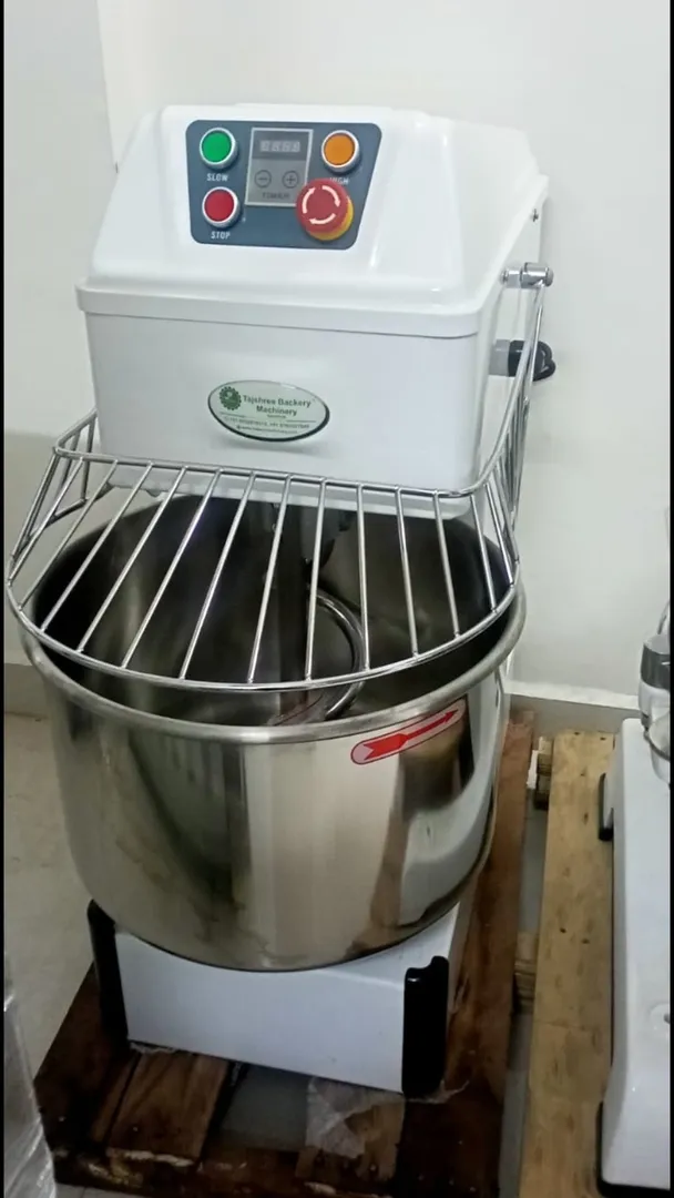 Spiral Mixers for Bakeries vs Planetary Mixers Which One Fits Dough Production Better