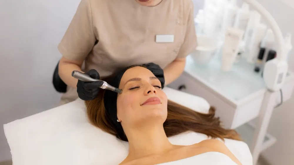 How a Skin Rejuvenation Clinic Can Help Restore Healthy and Radiant Skin