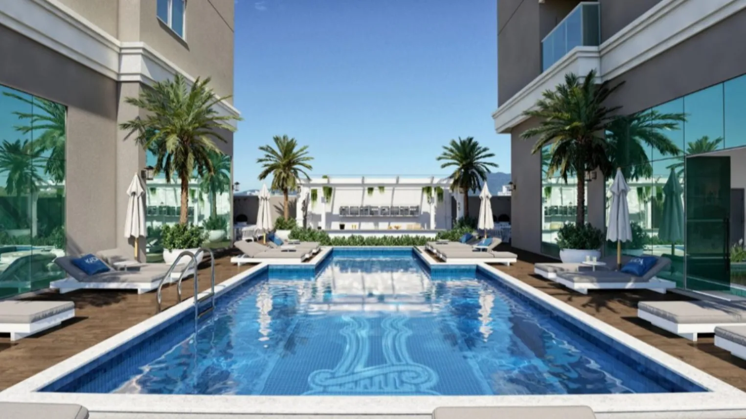 What Should a Luxury Swimming Pool Contractor Consider Before Pool Construction